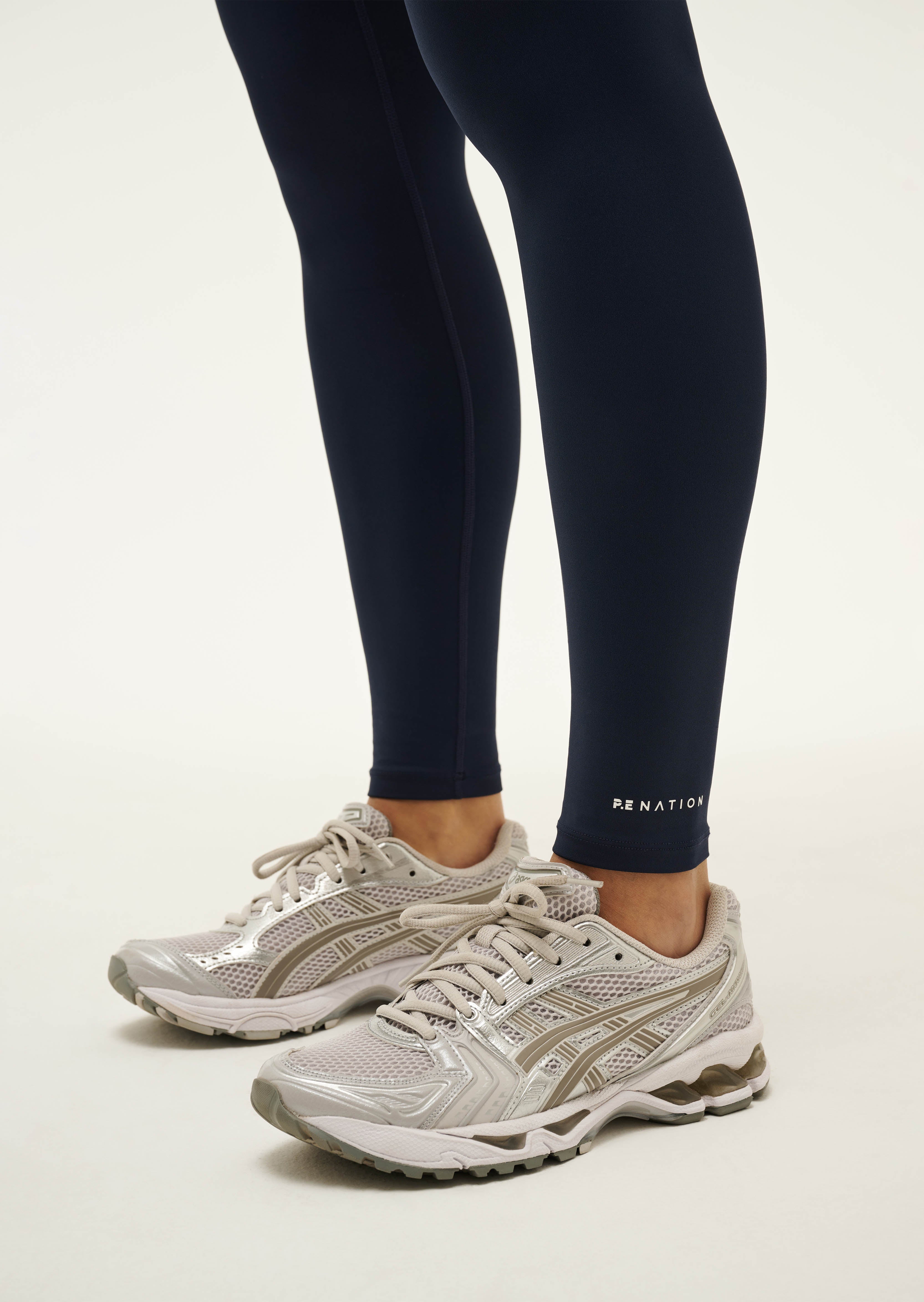 VITAFLLEGGING_243G343_DARKNAVYOPTICWHITE-017_1