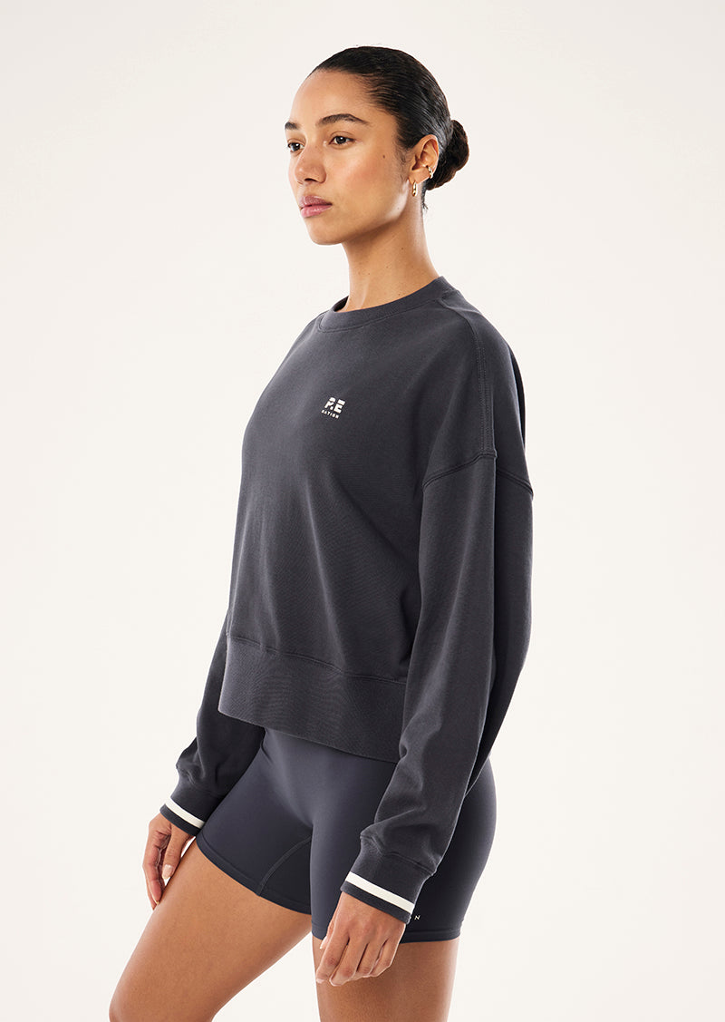 VITA SWEAT IN MARINE BLUE & WHISPER WHITE