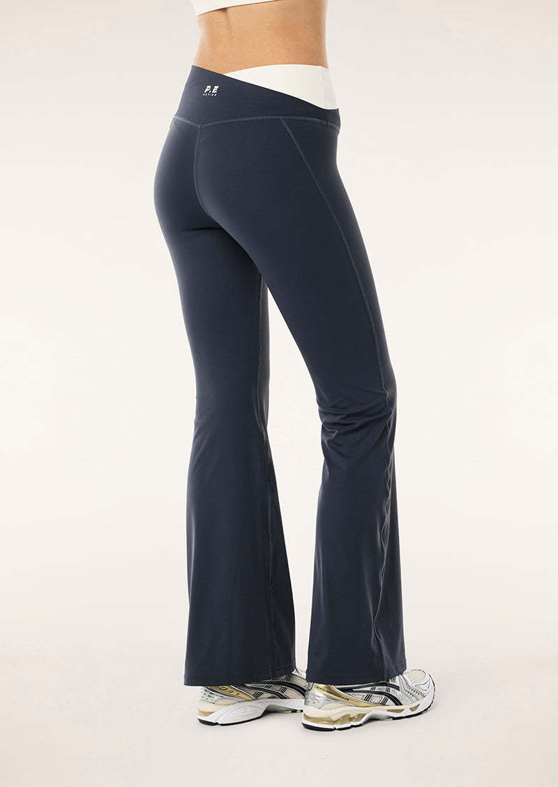 WANDER+FLARE+LEGGING_252G131_MARINE+BLUE++WHISPER+WHITE-333_1