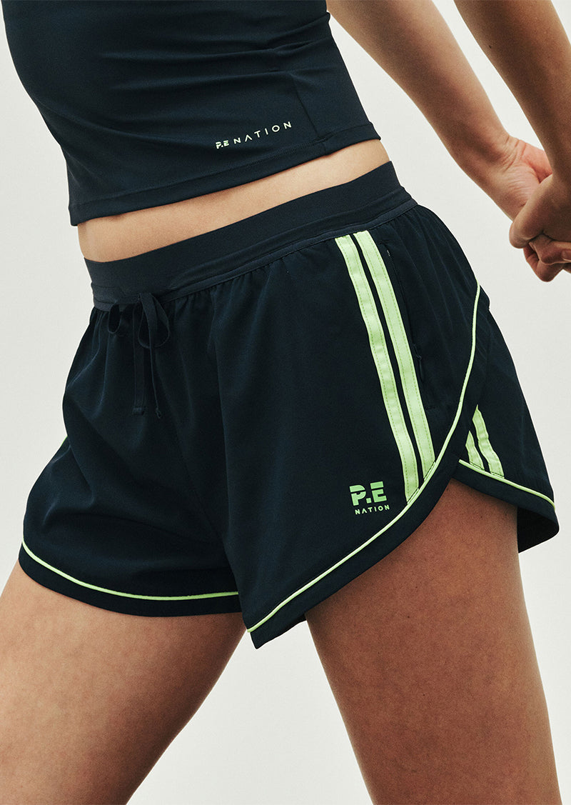LINEAR SHORT IN DARK NAVY