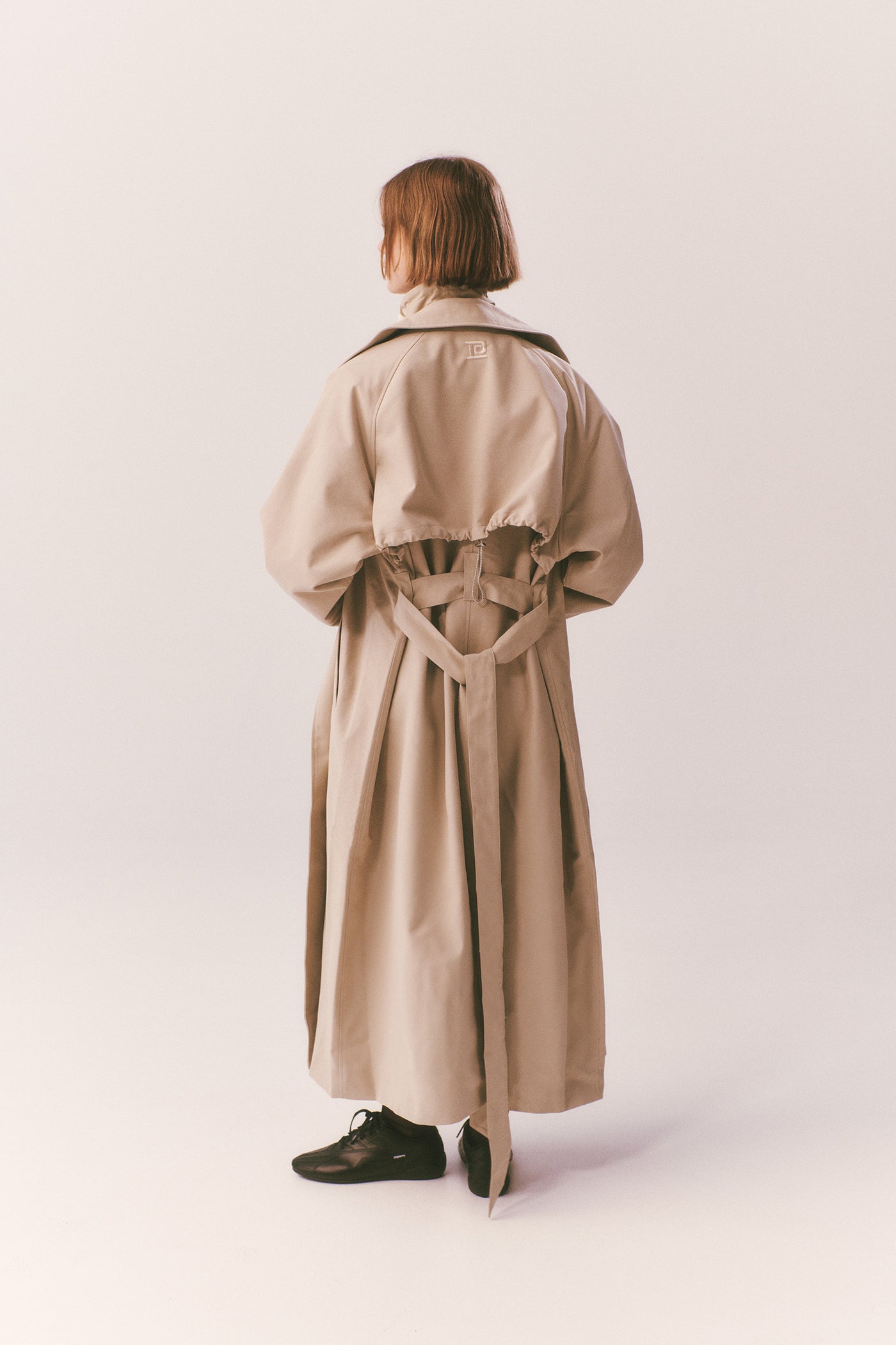 COMMUTE TRENCH COAT IN OXFORD TAN