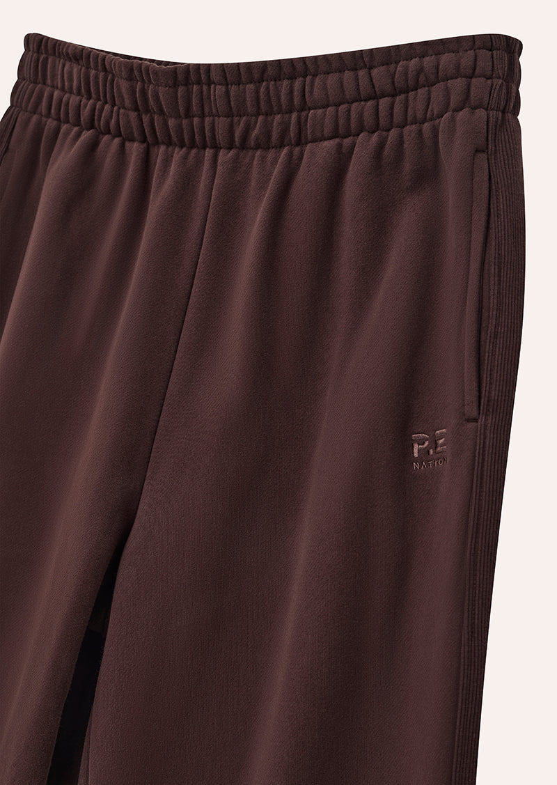 ADVENTURE TRACKPANT IN MAHOGANY