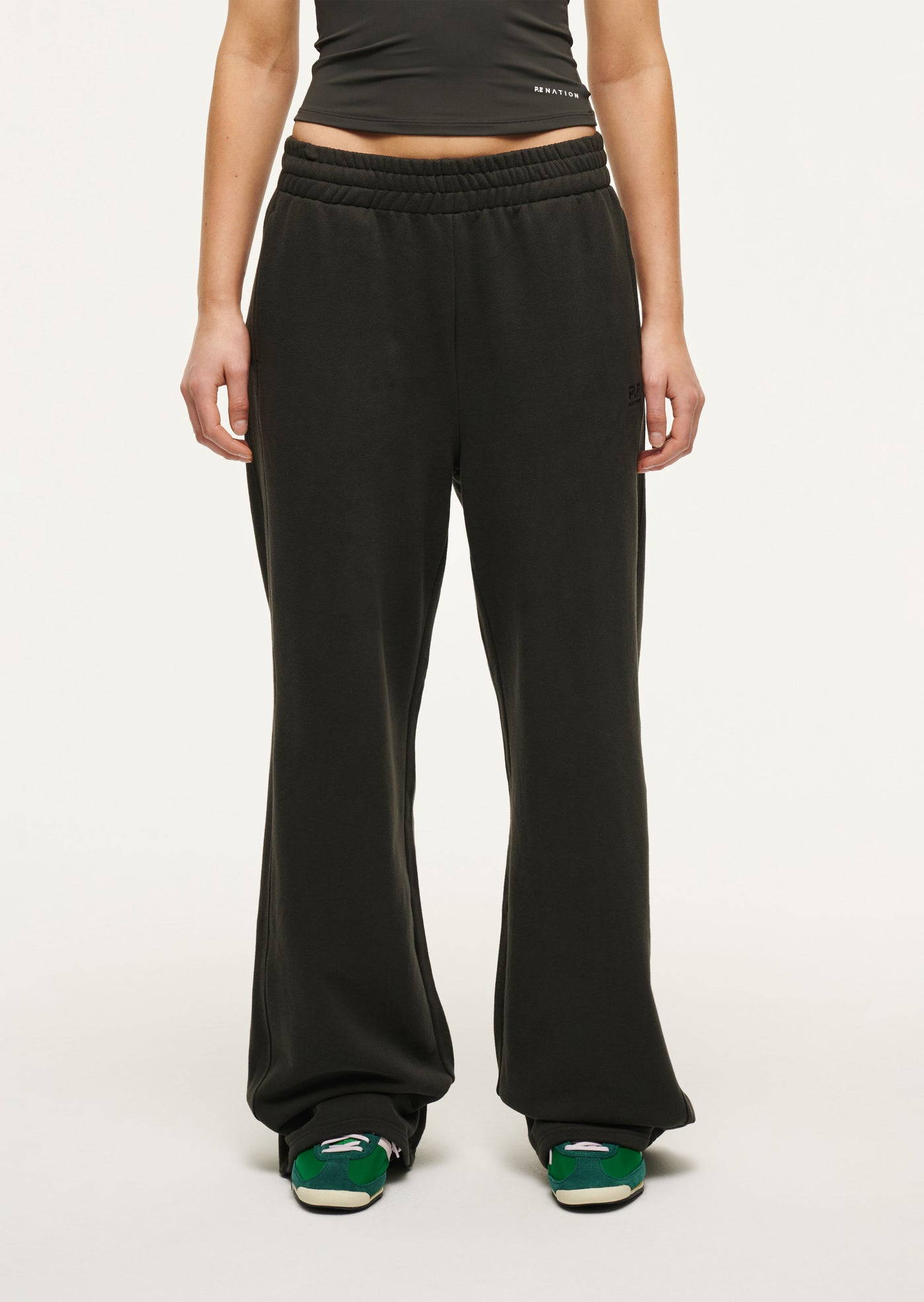 ADVENTURE TRACKPANT IN ASPHALT