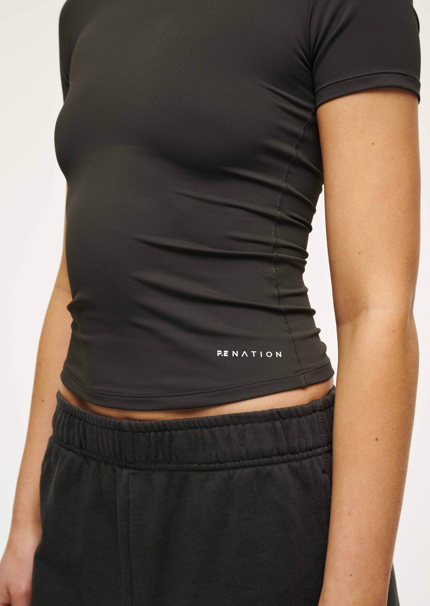 FOUNDATION SHORT SLEEVE TEE IN ASPHALT