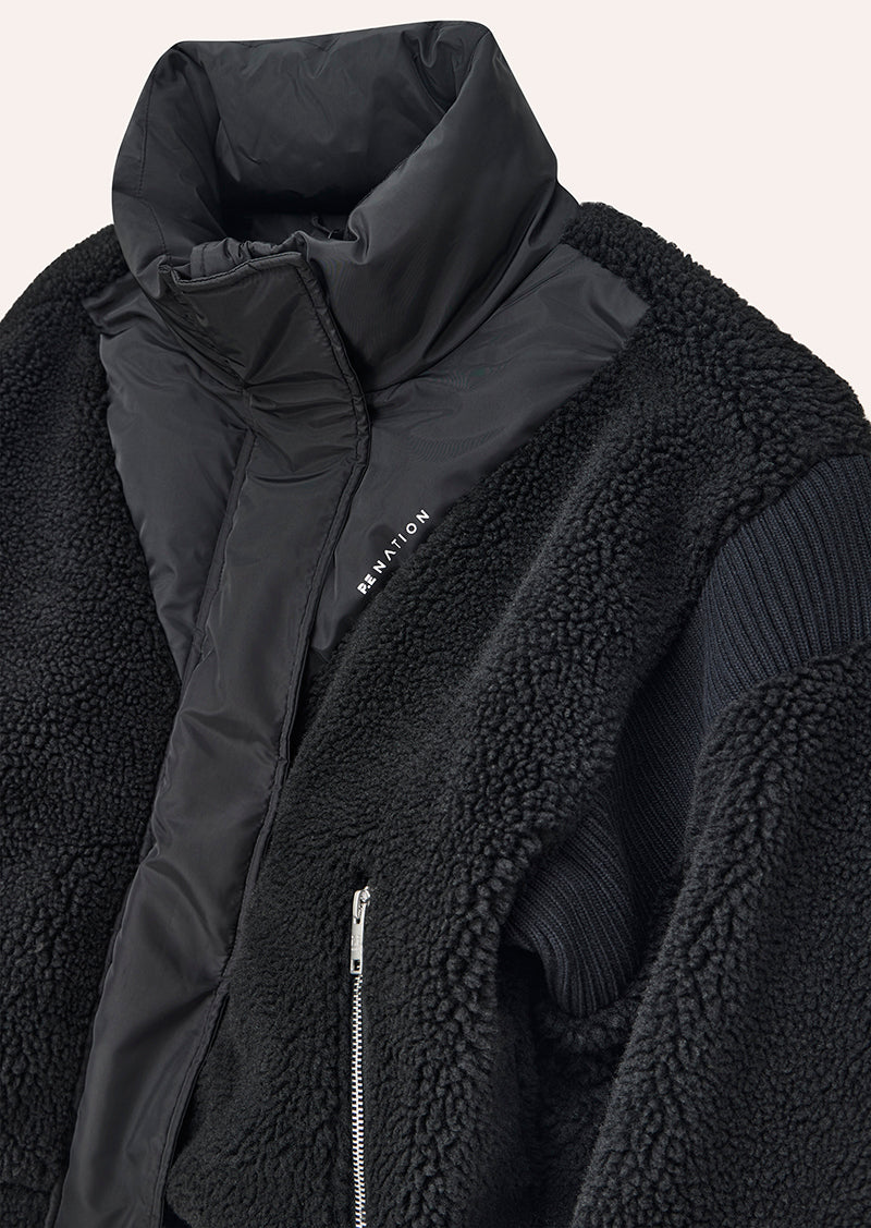 DISTRICT CROP JACKET IN BLACK