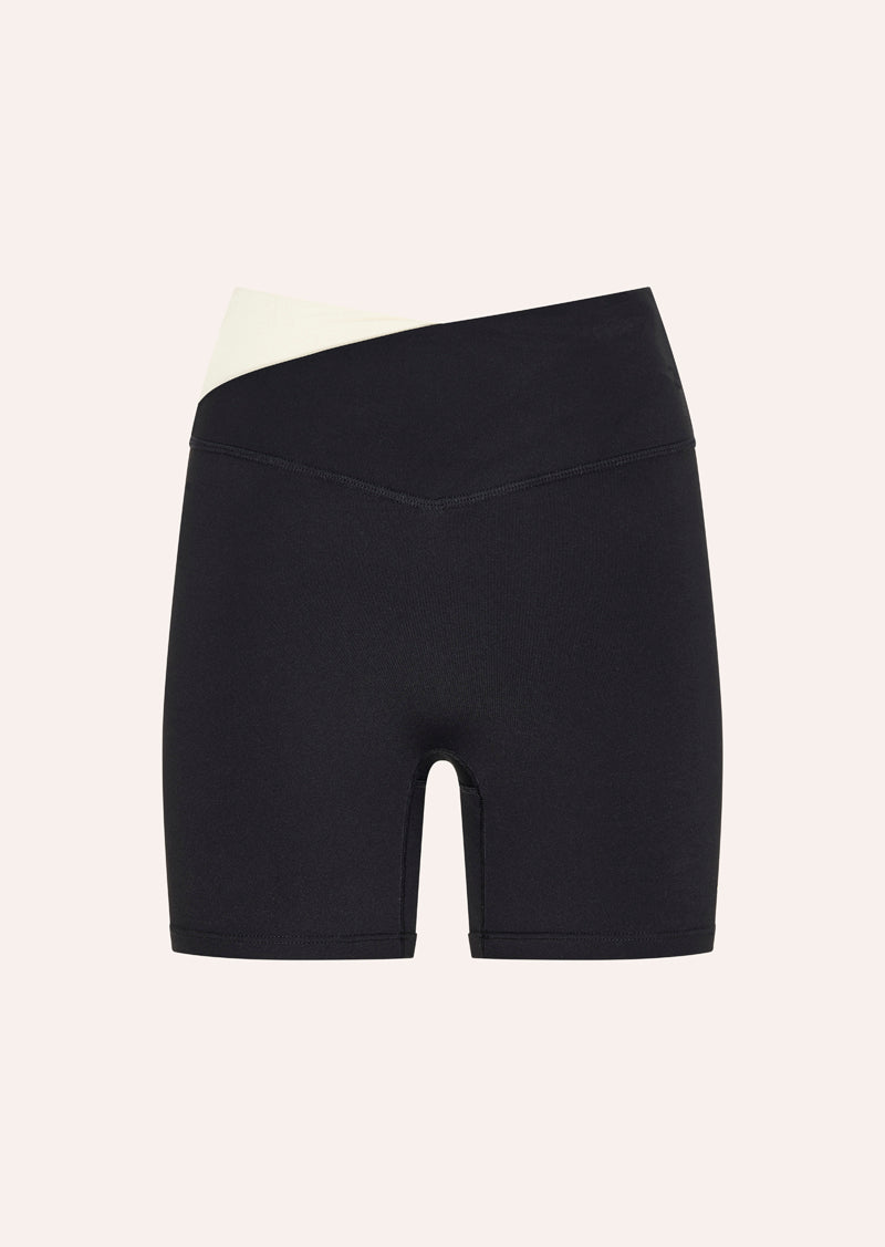WANDER 5" BIKE SHORT IN BLACK