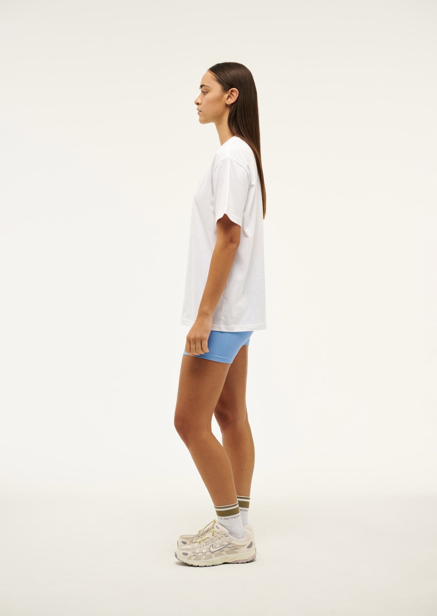 AERO SHORT SLEEVE TEE IN WHITE & CORNFLOWER BLUE