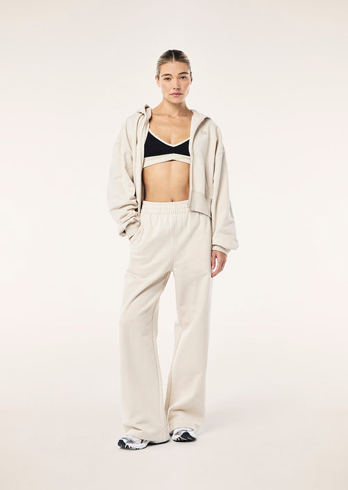 ADVENTURE TRACKPANT IN CLOUD
