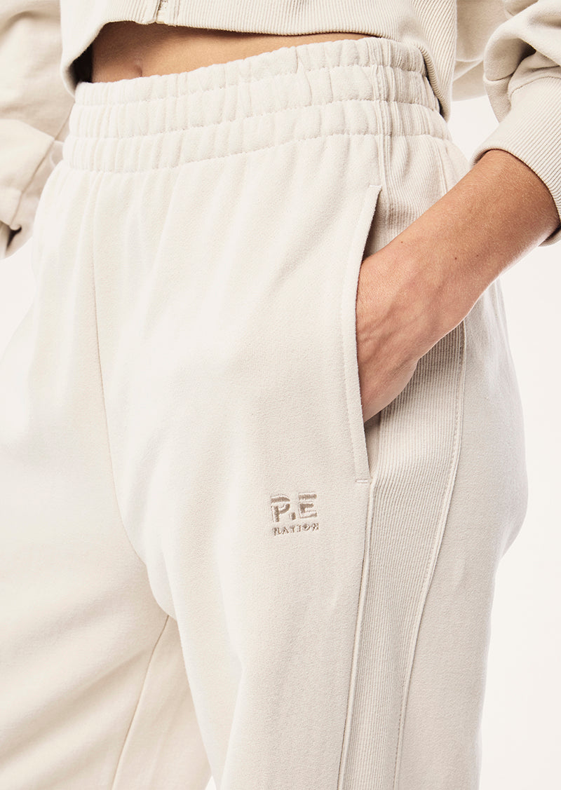 ADVENTURE TRACKPANT IN CLOUD