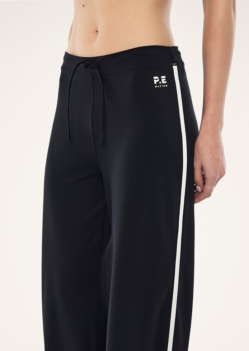 CASCADE+WIDE+LEG+LEGGING_264G189_BLACK+WHISPER+WHITE-029_1