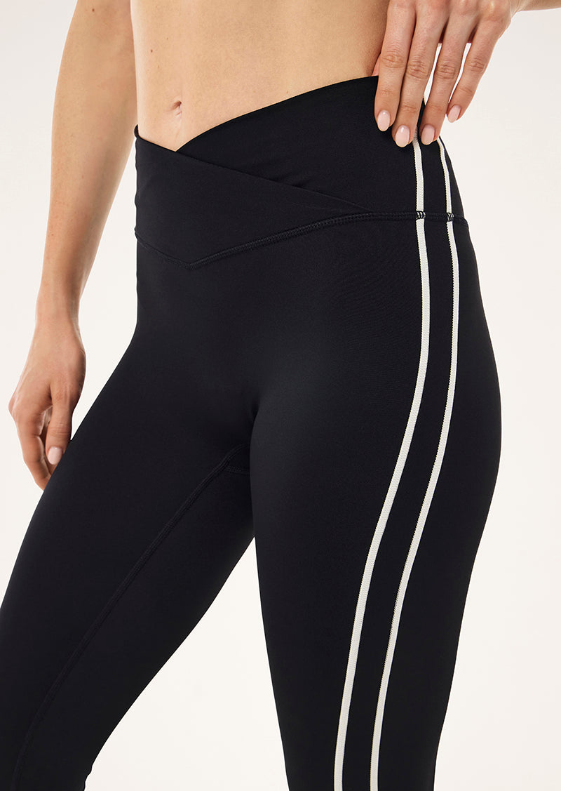 CLARITY+FL+LEGGING_263G058_BLACK+WHISPER+WHITE-27_1