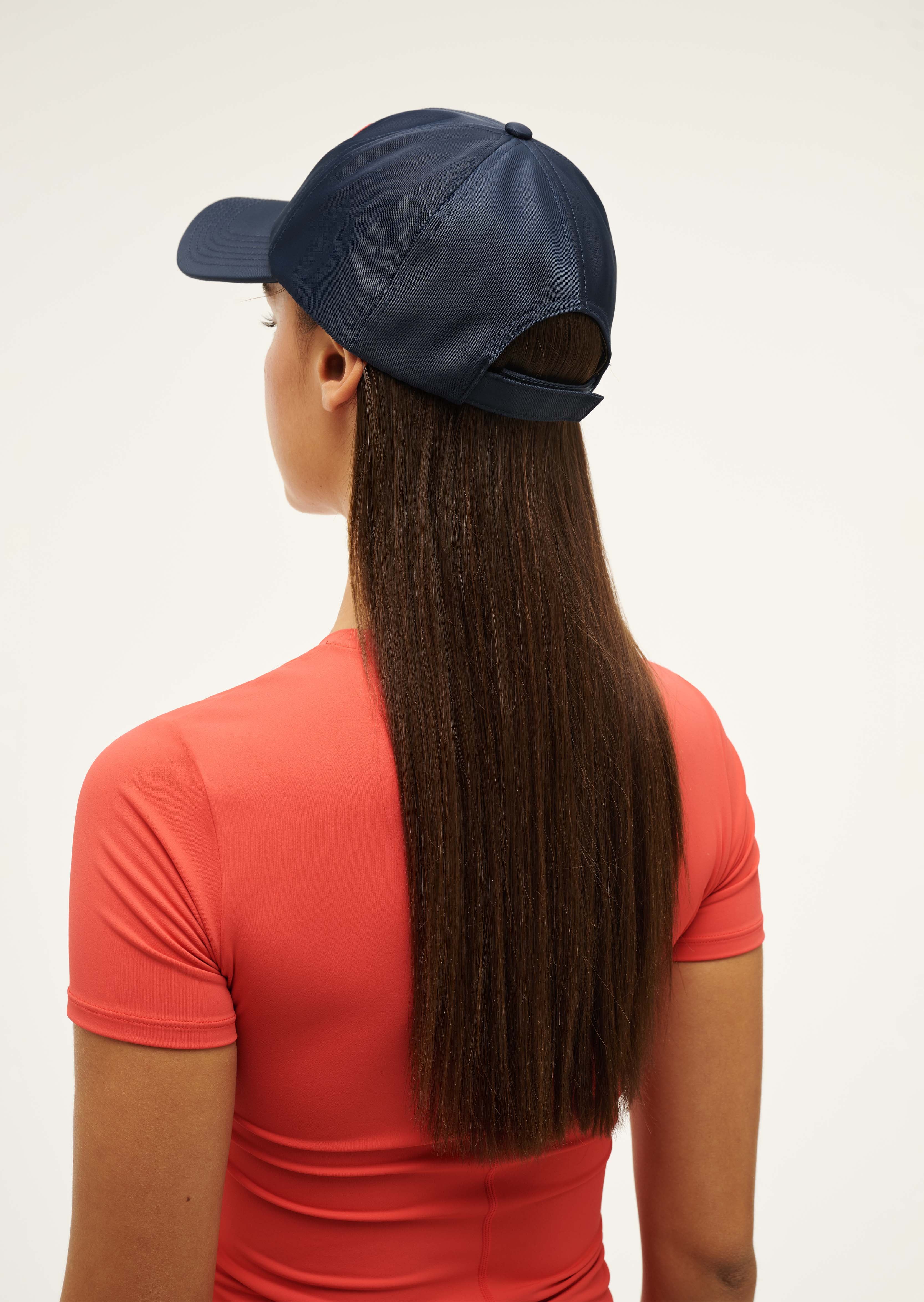 DEFINITIONCAP_244A325_DARKNAVY-017_1