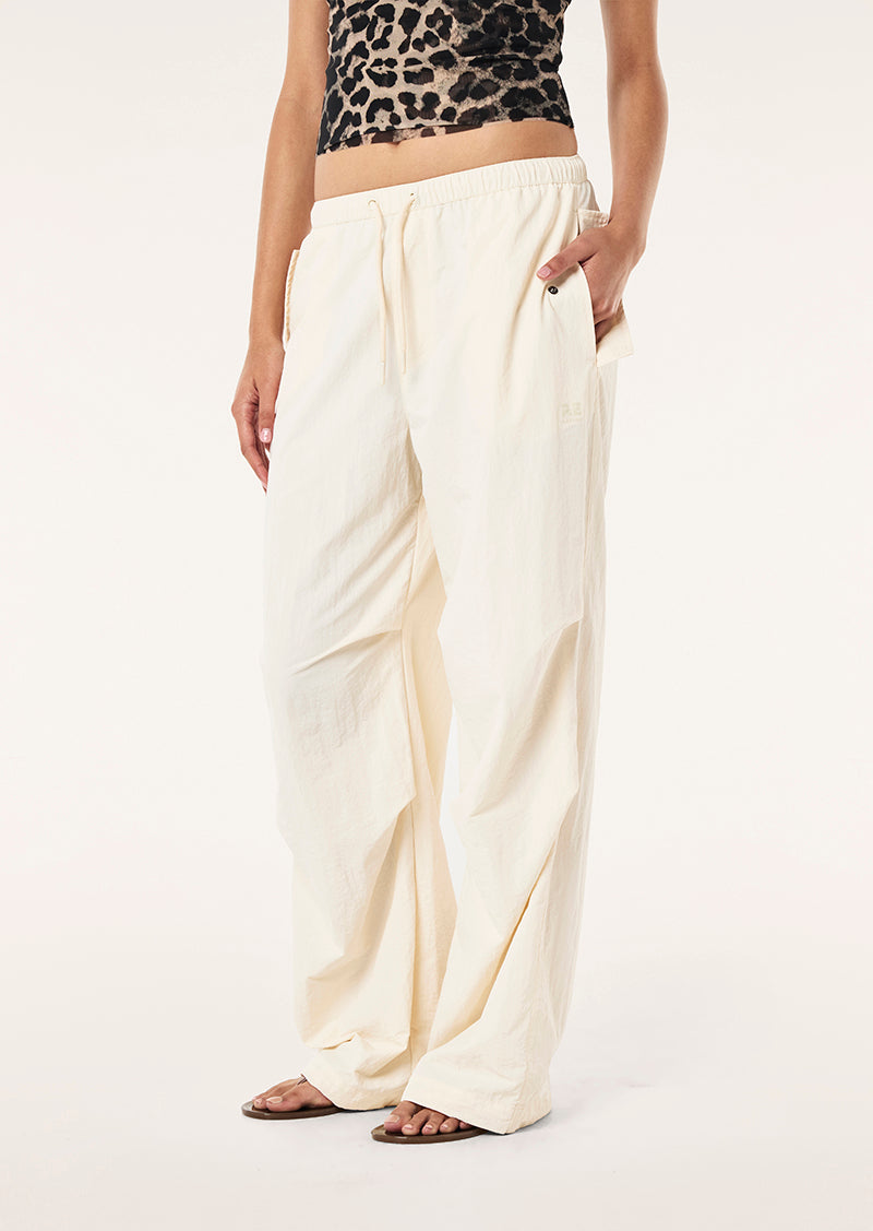 DISCOVERY+PANT_252P058_WHISPER+WHITE-10_1