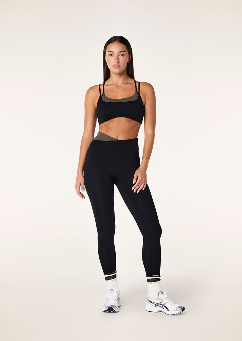 DISTORTION SPORTS BRA IN BLACK