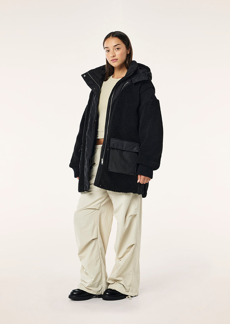 DISTRICT JACKET IN BLACK BY P.E NATION WOMENS ACTIVE JACKET