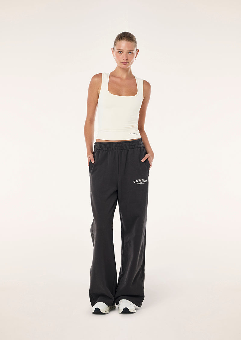 DYNAMIC TRACKPANT IN SMOKESTONE BY P.E NATION