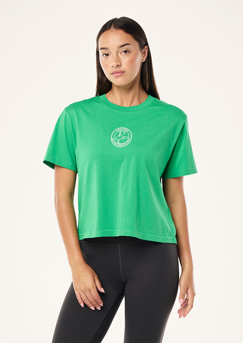 EXPOSITION TEE IN WASHED KELLY GREEN