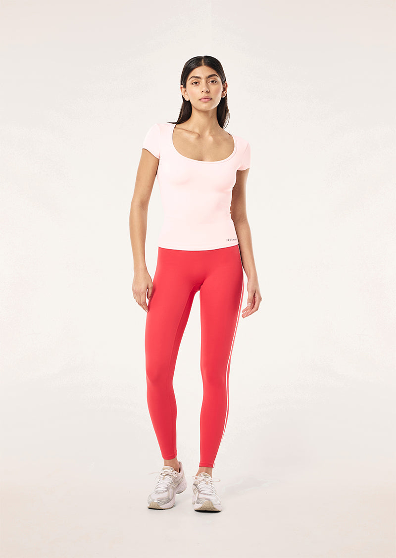 FOUNDATION SCOOP SHORT SLEEVE TOP IN SOFT PINK