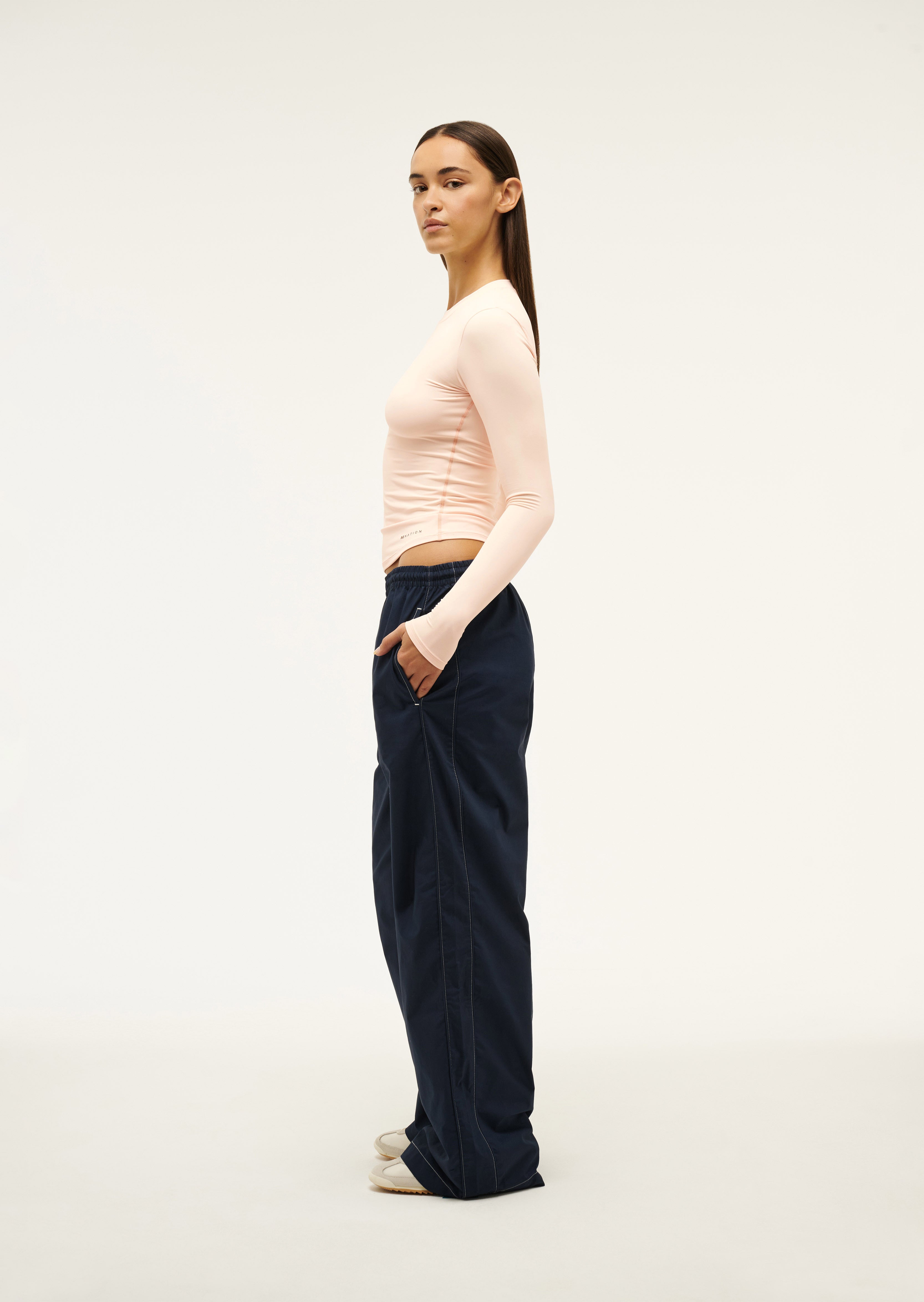 FOUNDATIONLSTOP_243L265_BLUSH-008-R_1