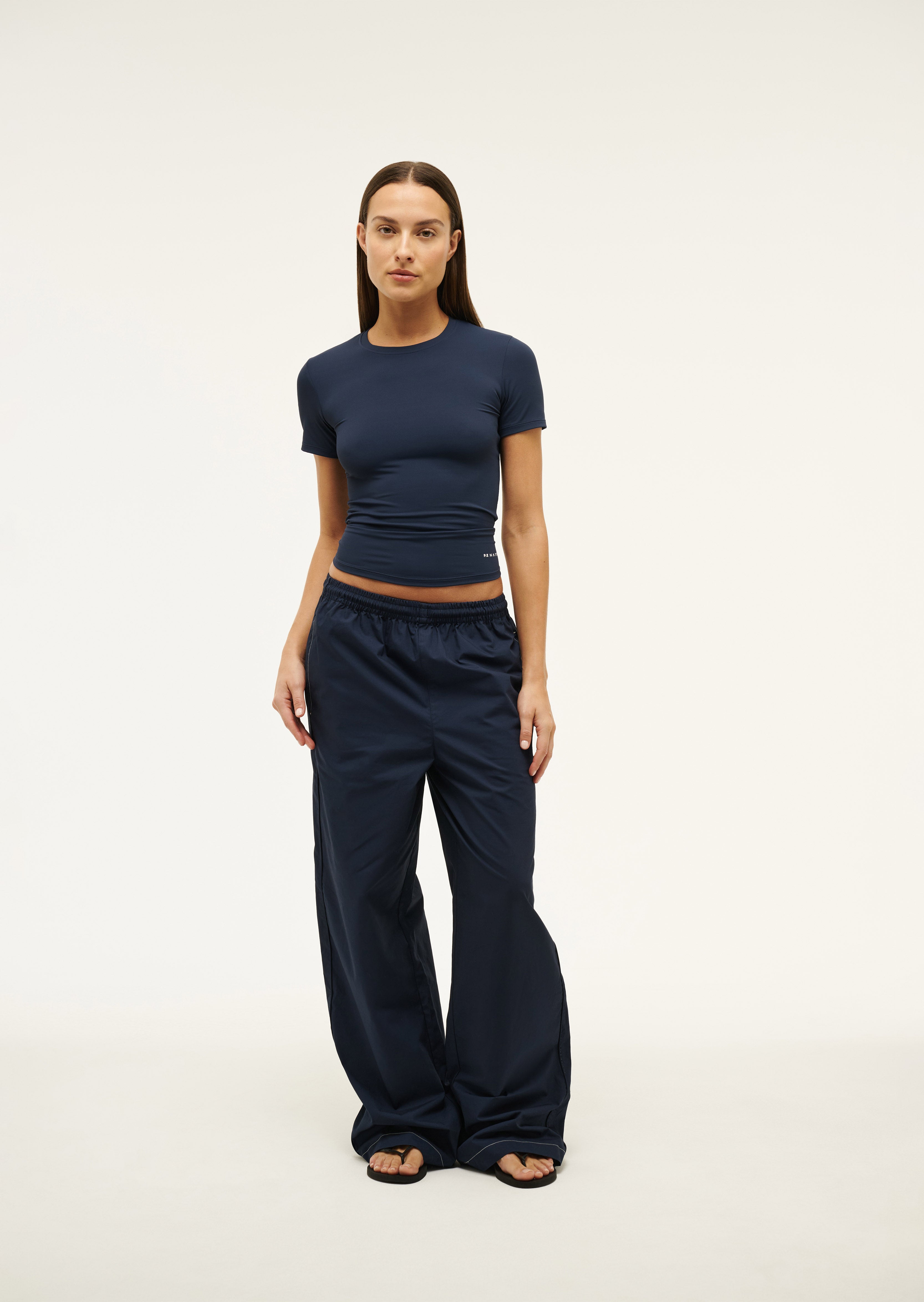 FOUNDATIONSSTEE_243T257_DARKNAVY-037_1