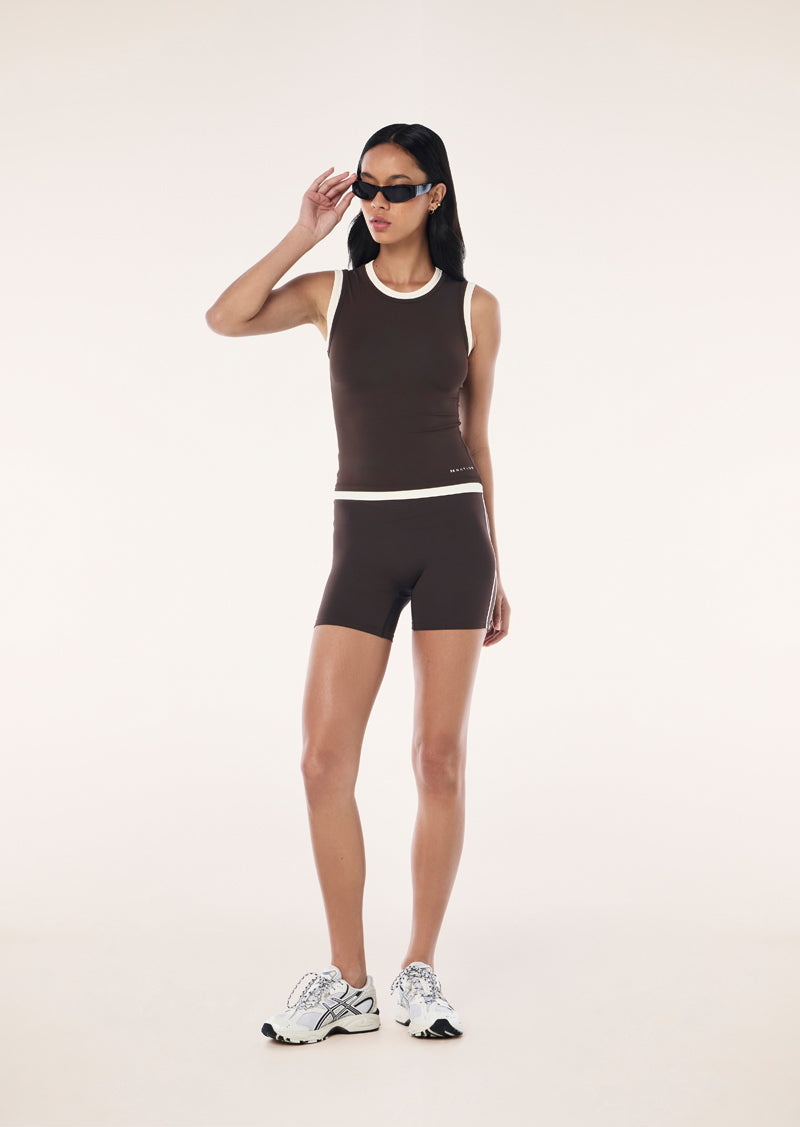 FOUNDATION+LAYER+MUSCLE+TANK_264W067_COFFEE+WHISPER+WHITE-58_1