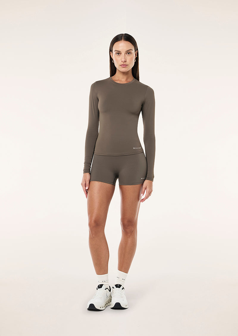 FOUNDATION LONG SLEEVE TOPS IN MAJOR BROWN BY P.E NATION, WOMEN'S ATHLEISURE LONG SLEEVE TOPS