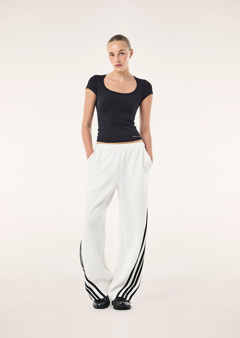 FOUNDATION+SCOOP+SS+TOP_263W066_BLACK-049_1