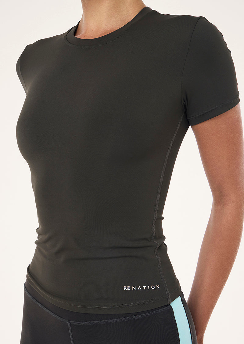 FOUNDATION SHORT SLEEVE TEE IN SMOKESTONE BY P.E NATION, WOMEN'S ATHLEISURE TEES
