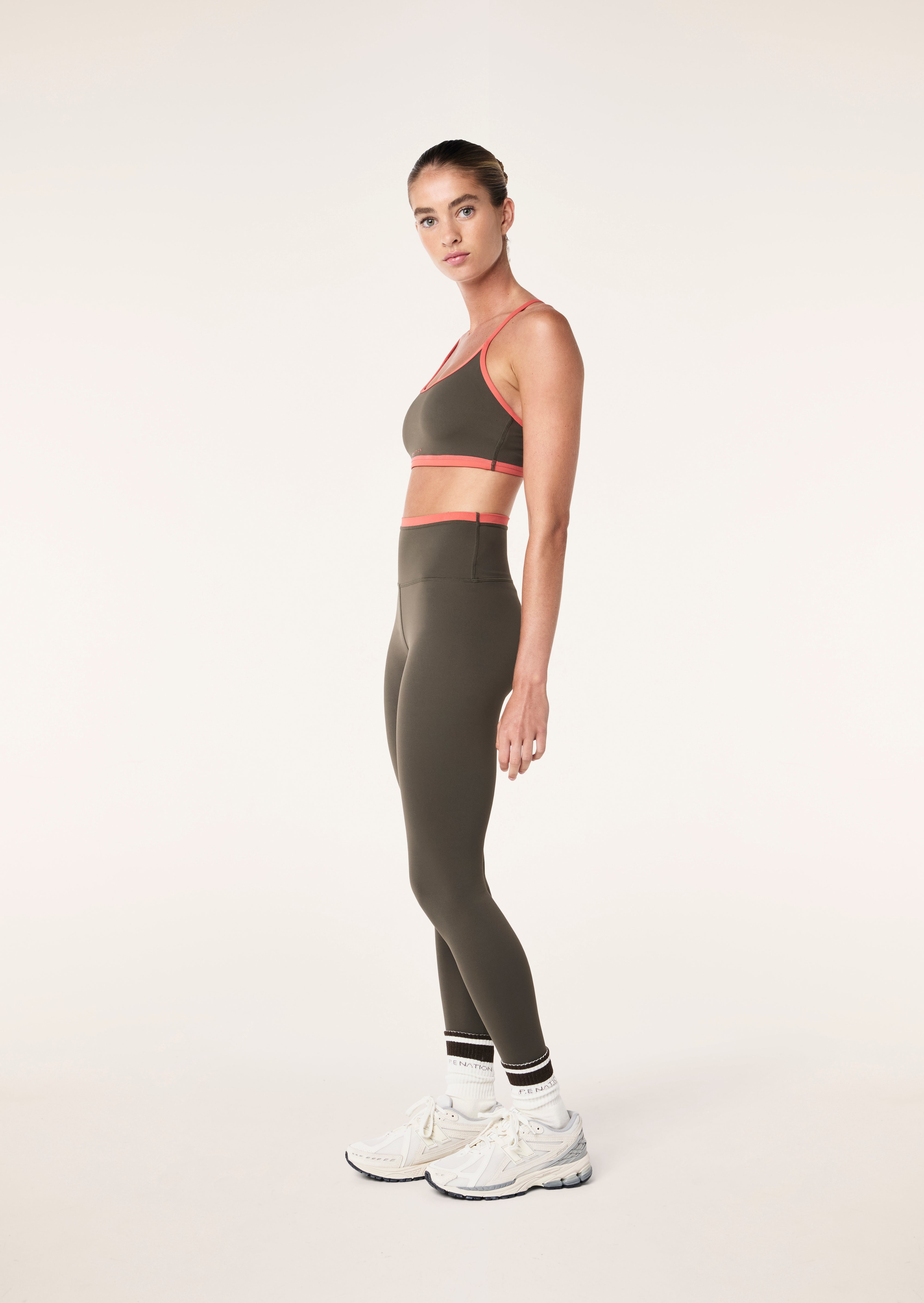 FUNDAMENTAL+SPORTS+BRA_251C270_TARMAC+_006_1