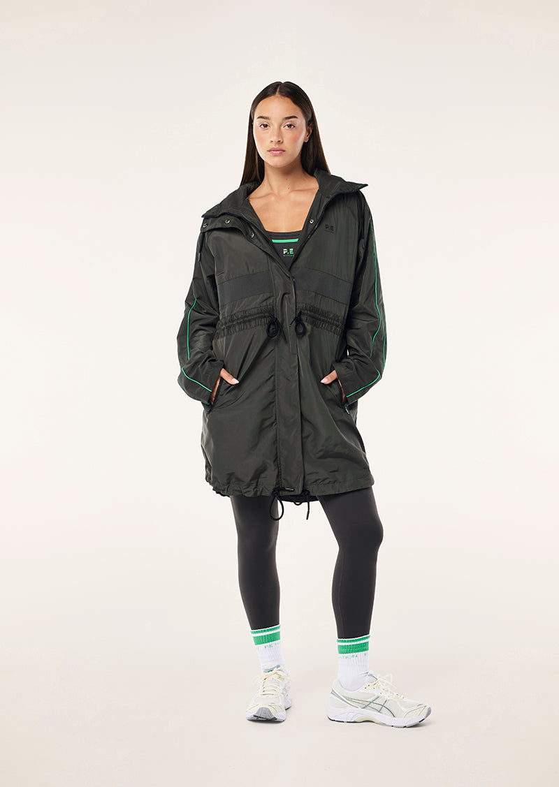 MID-LENGTH MAN DOWN JACKET IN CAVIAR & KELLY GREEN