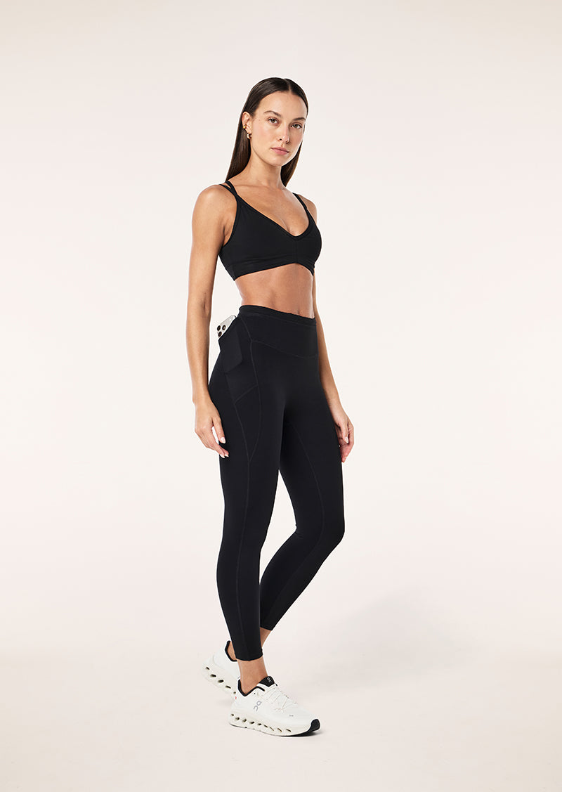 PARAMOUNT SPORTS BRA IN BLACK