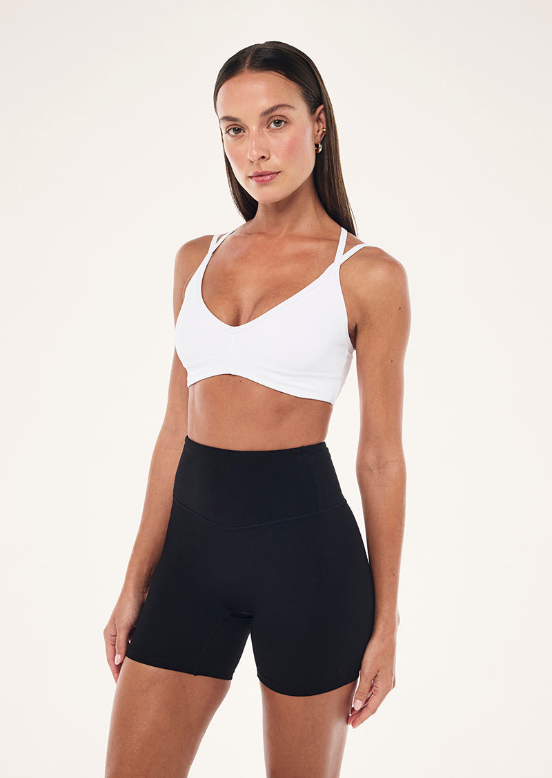 PARAMOUNT+SPORTS+BRA_261C182_WHITE-11_1