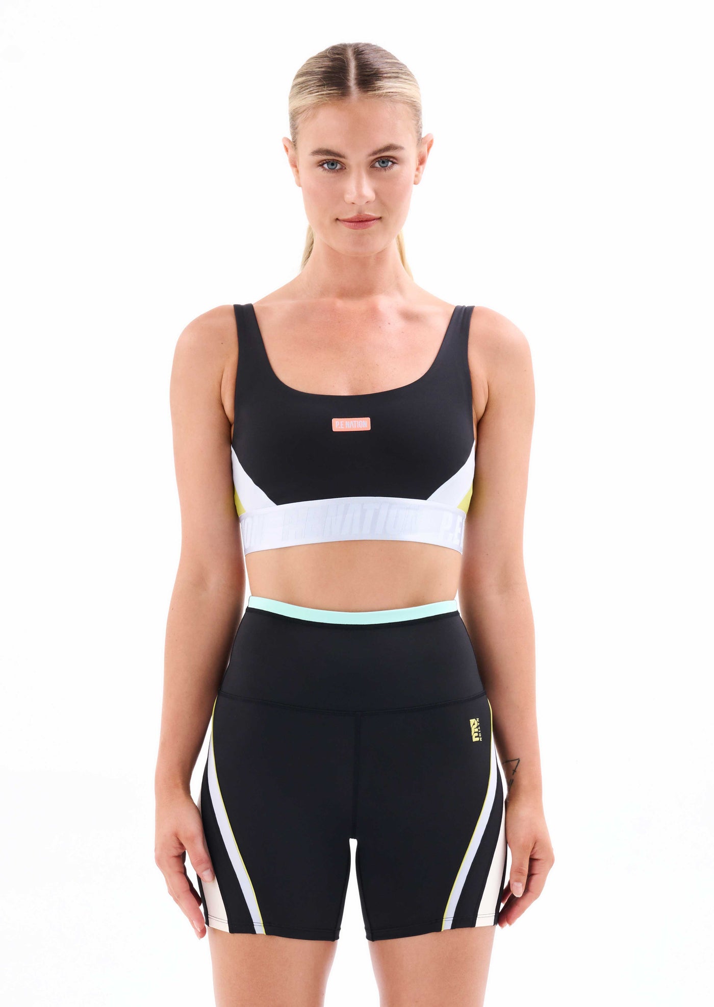 REFRACTION SPORTS BRA IN BLACK