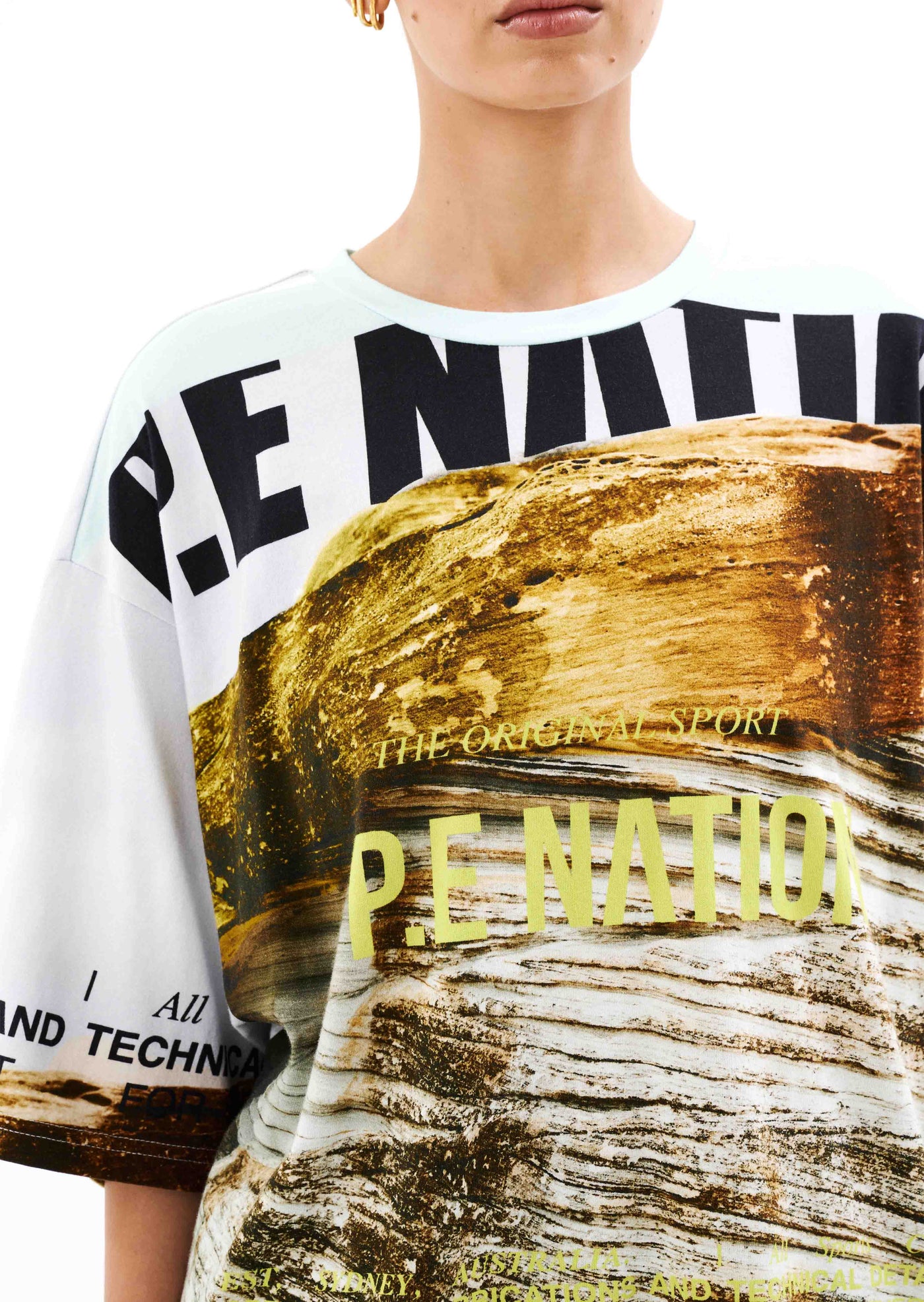 BERMUDA TEE IN SCENE PRINT