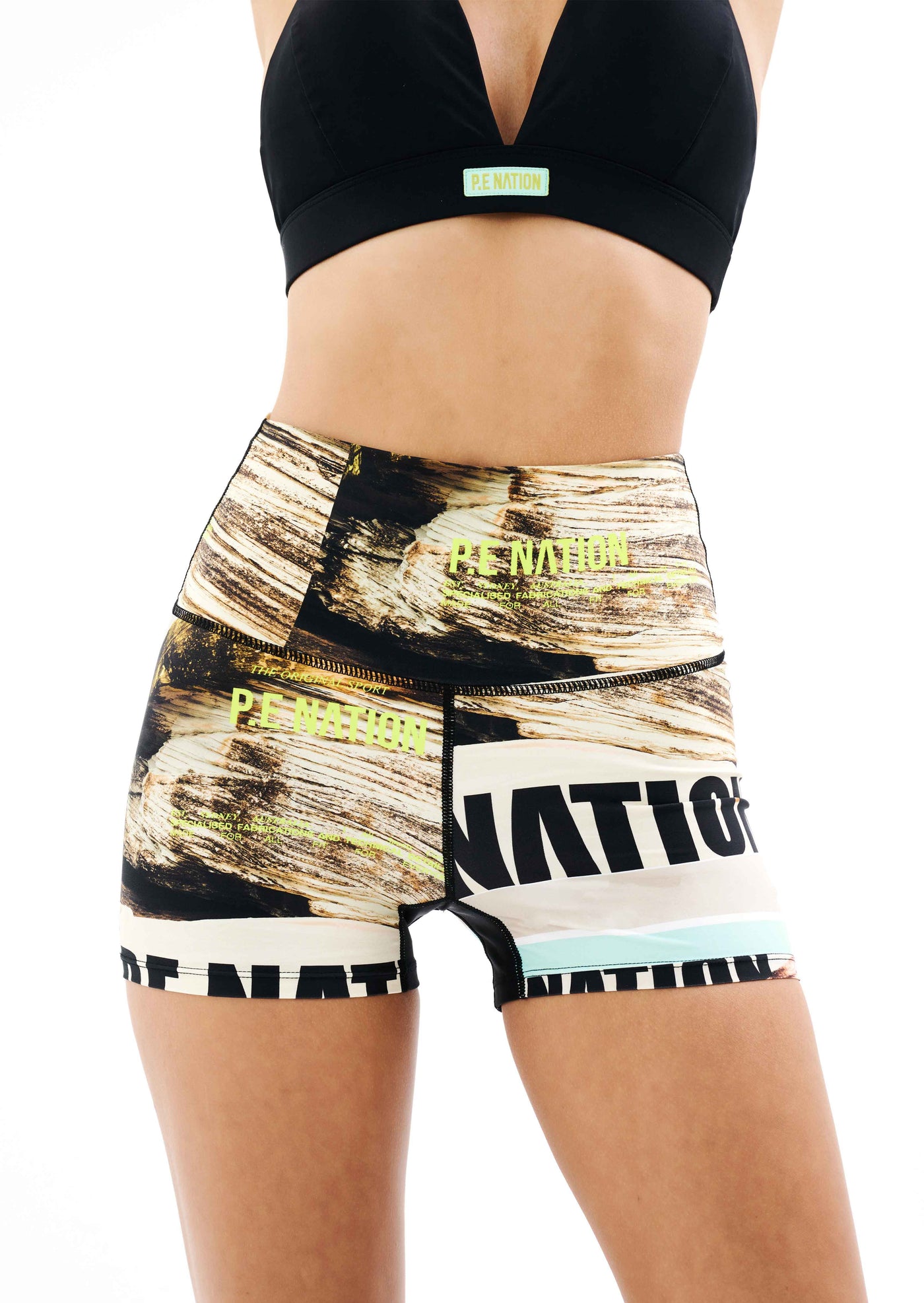 BERMUDA BIKE SHORT IN SCENE PRINT