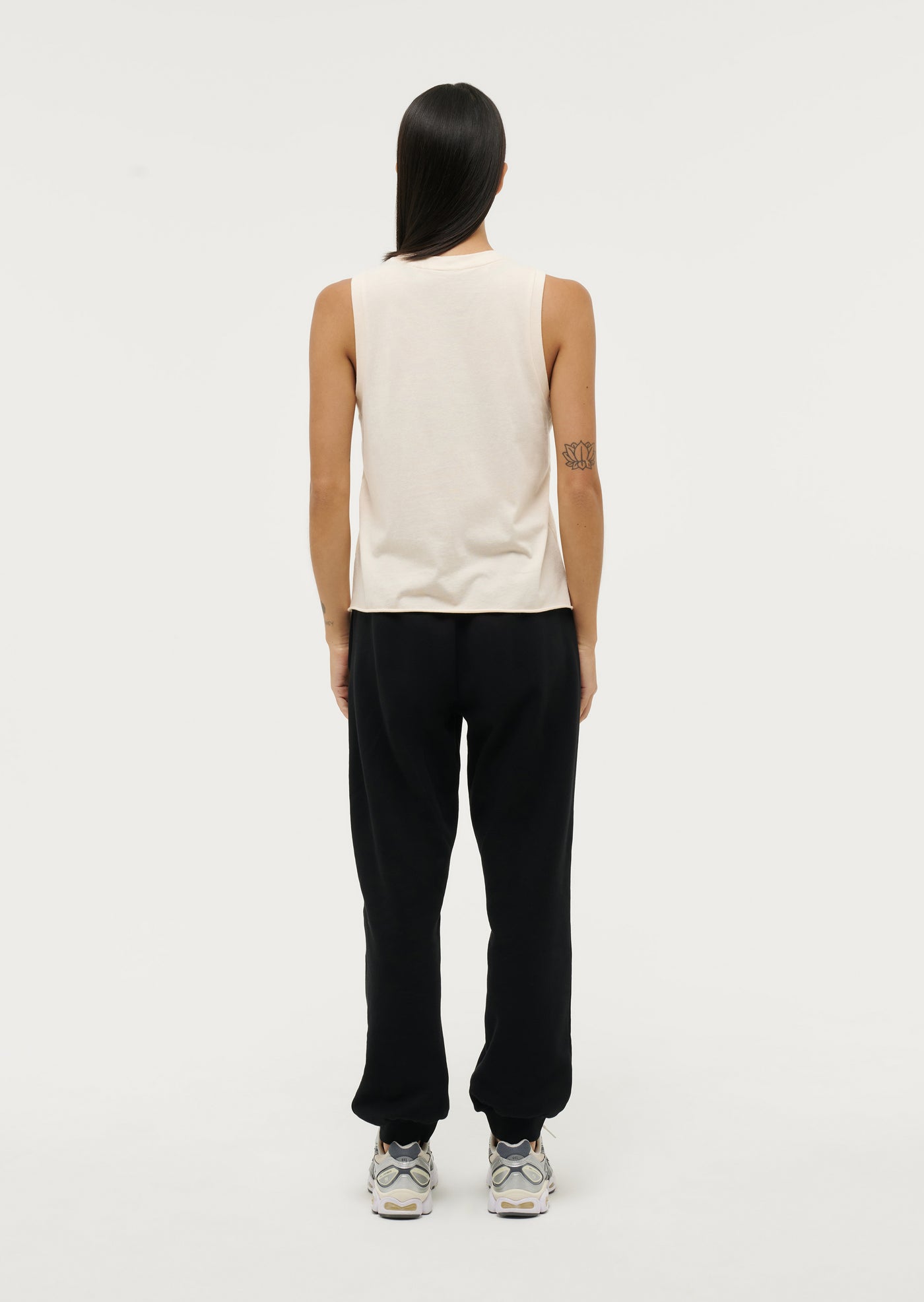 AERO SHORT SLEEVE TEE IN WASHED BLACK