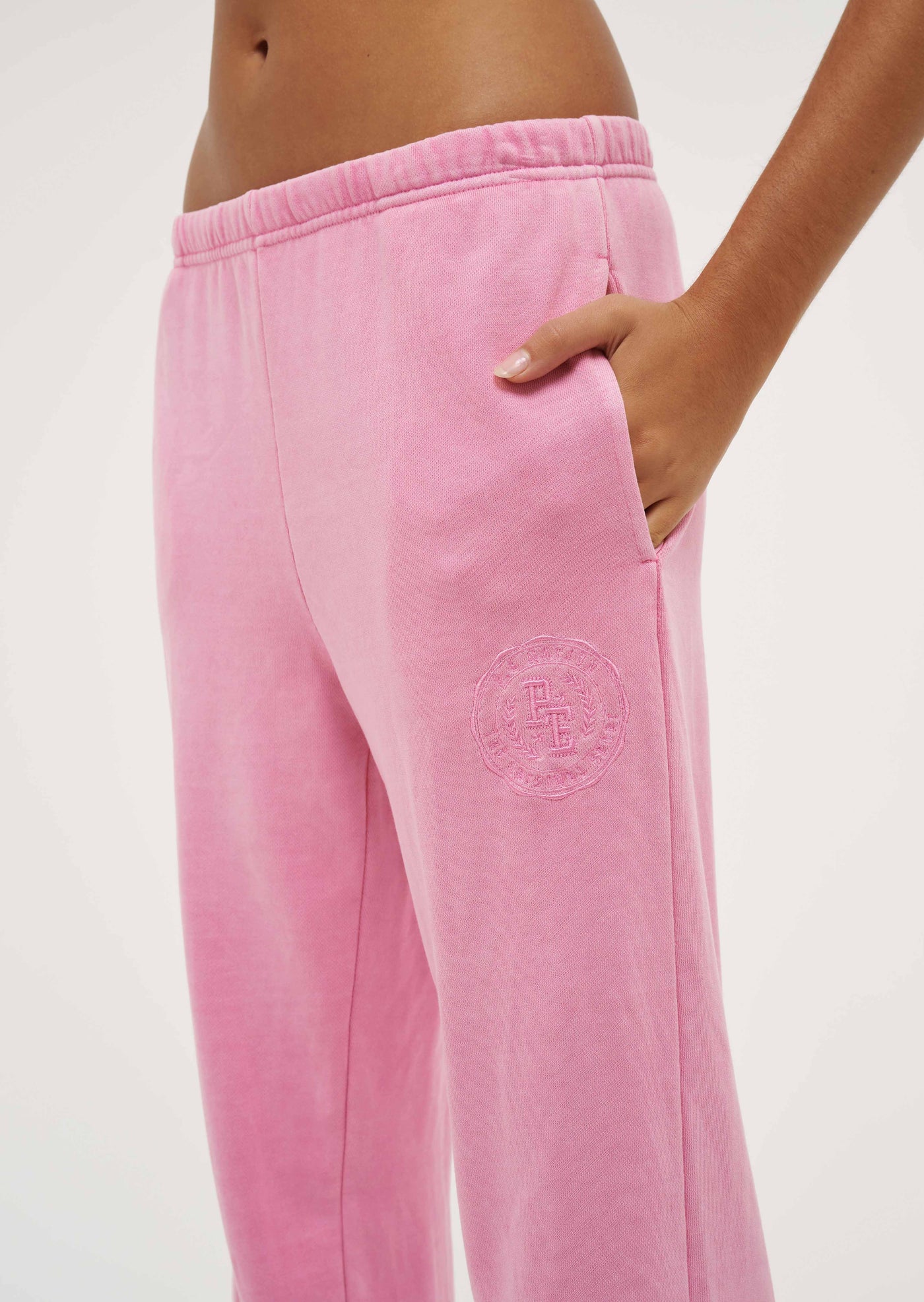 ALPHA TRACKPANT IN WASHED PRISM PINK
