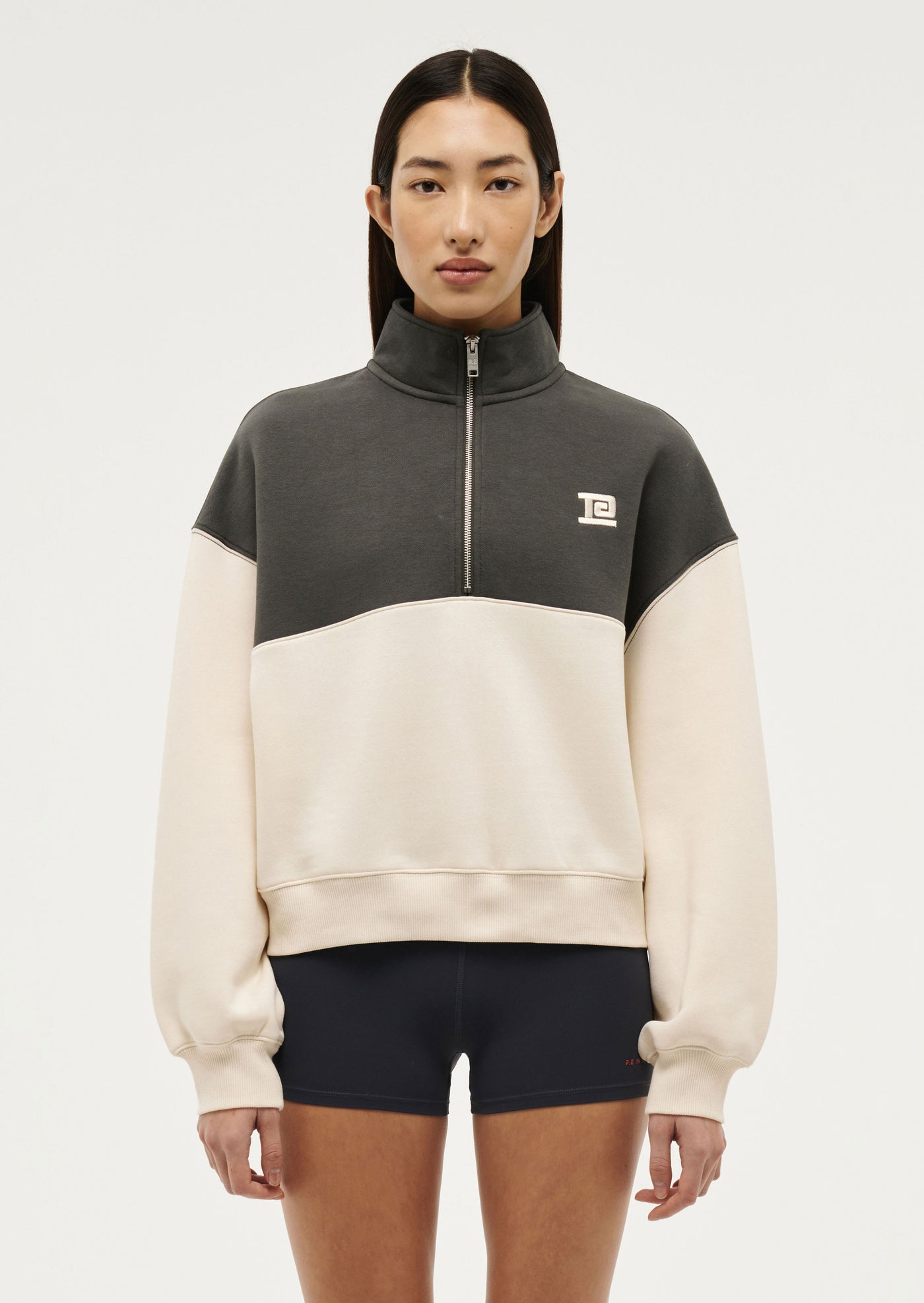 CENTRE FIELD SWEAT IN WHISPER WHITE / GUNMETAL