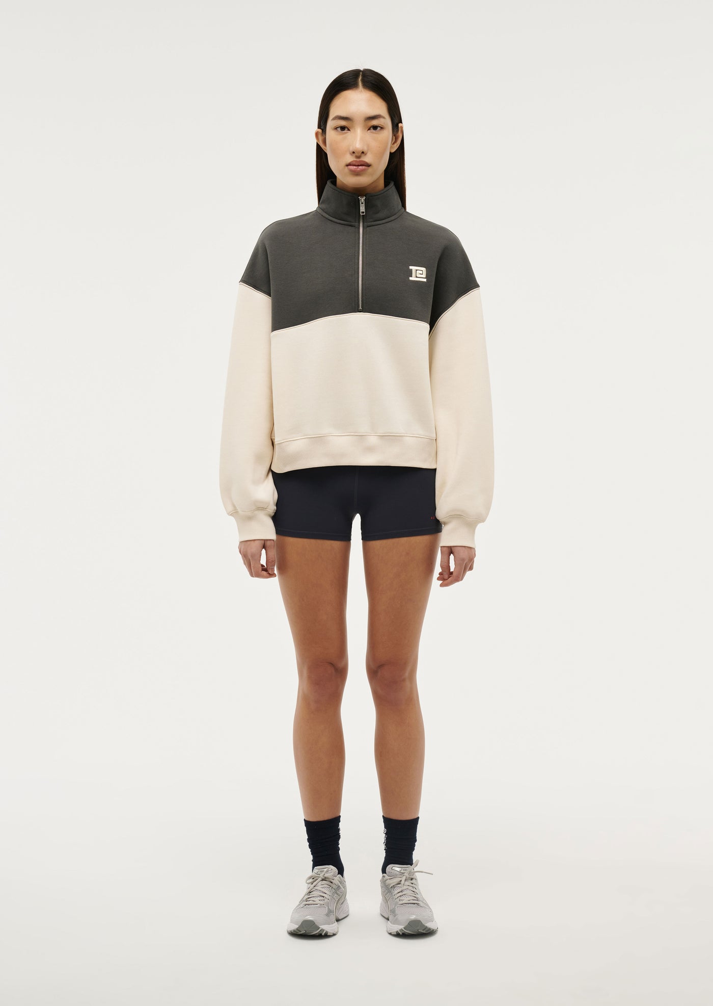 CENTRE FIELD SWEAT IN WHISPER WHITE / GUNMETAL