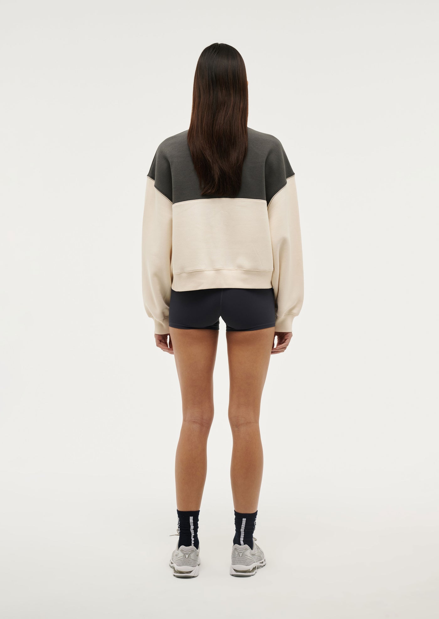CENTRE FIELD SWEAT IN WHISPER WHITE / GUNMETAL