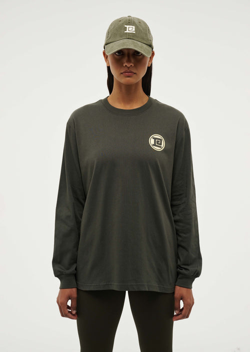 THROWBACK LONG SLEEVE TOP IN GUNMETAL