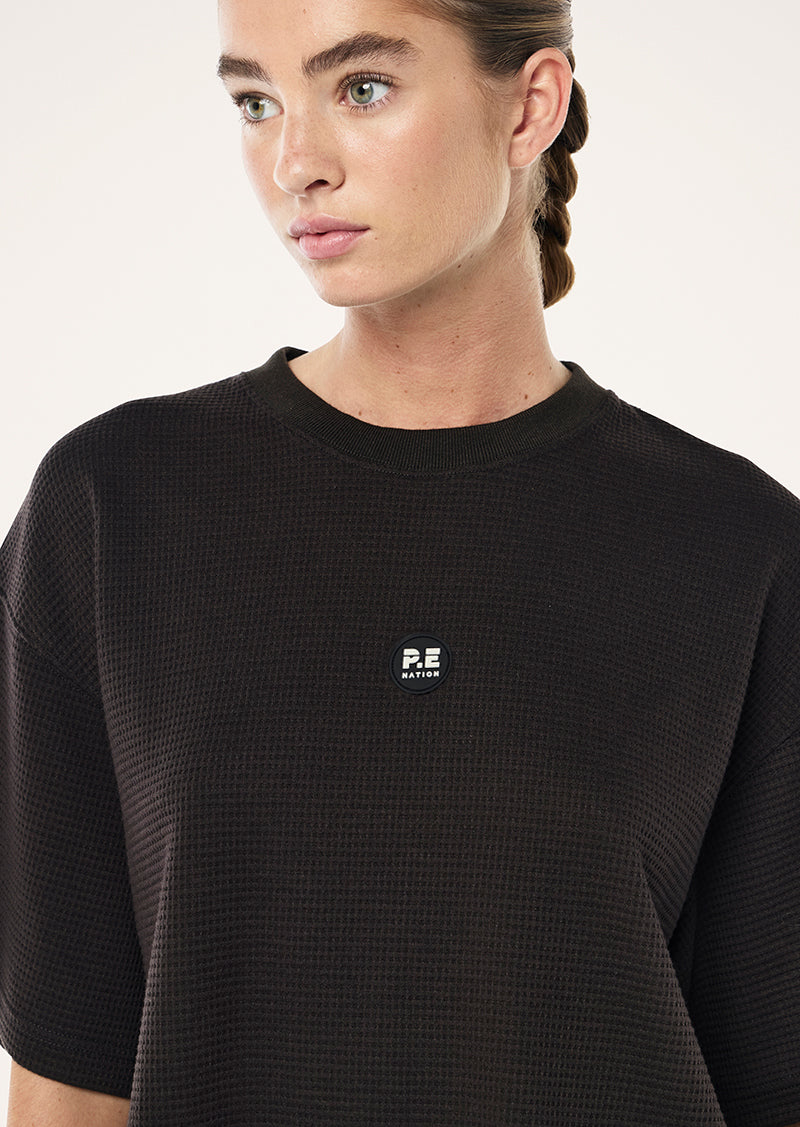 PRINTEMPS CROP TEE IN LICORICE