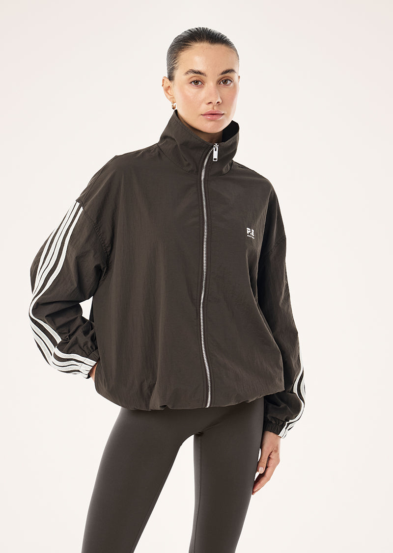 RADIUS+JACKET_263J024_COFFEE-74_1