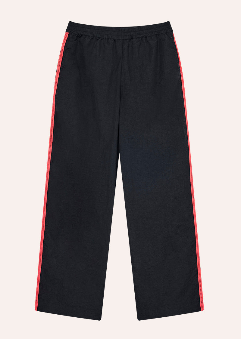 RELAY+SPRAY+TRACK+PANT_254P254_BLACK+STRAWBERRY-G_1