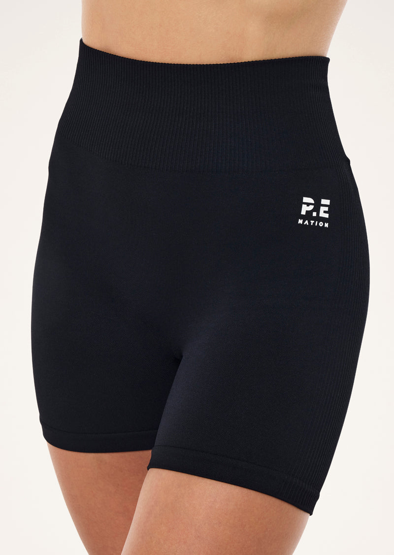 RESTORE+SEAMLESS+5+INCH+BIKE+SHORT_243S296_BLACK-15_1