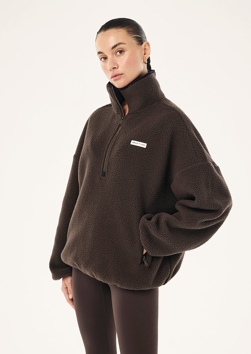 ROTATE QUARTER ZIP IN COFFEE