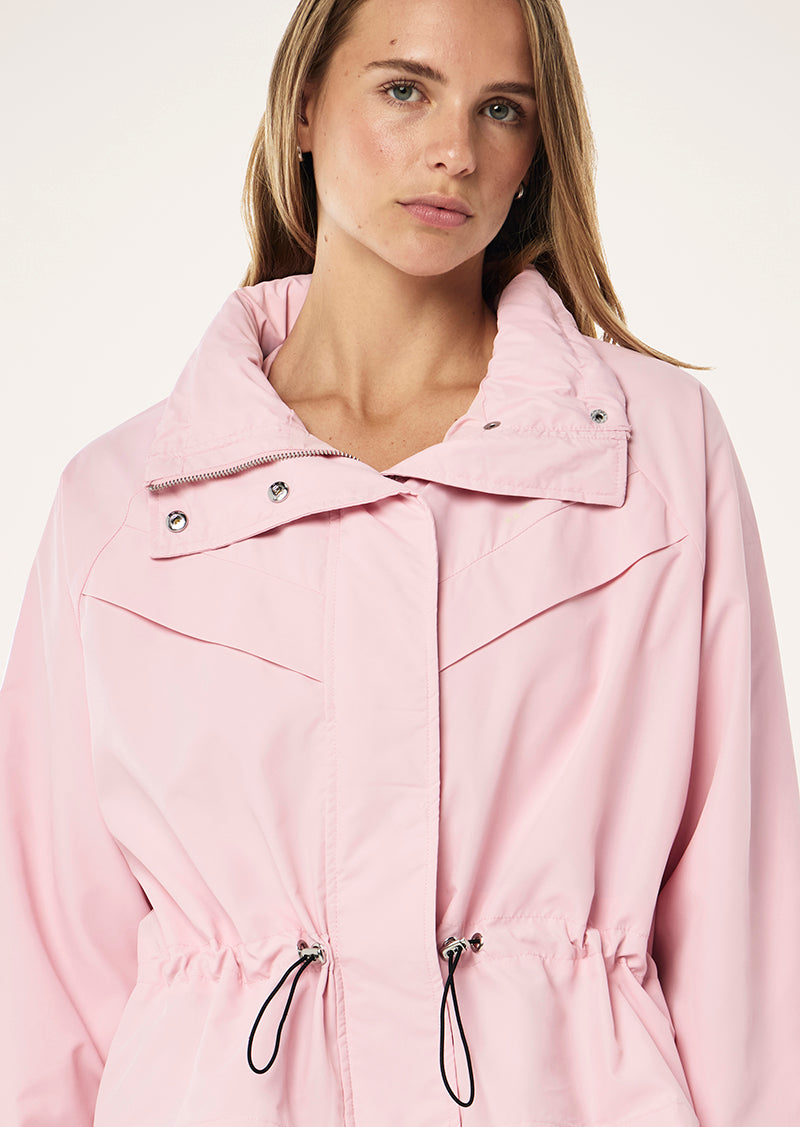 SHELTER JACKET IN CHALK PINK BY P.E NATION, WOMENS ATHLEISURE SPRAY JACKET PINK