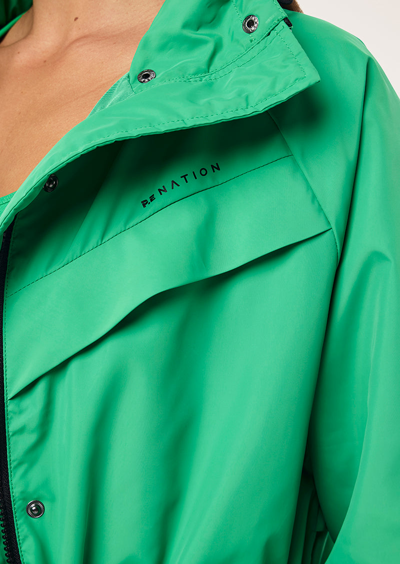 SHELTER JACKET IN KELLY GREEN
