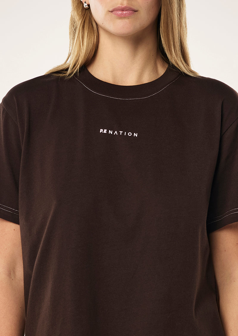 SHIFT TEE IN ESPRESSO BY P.E NATION, WOMENS ATHLEISURE GRAPHIC TEE BROWN