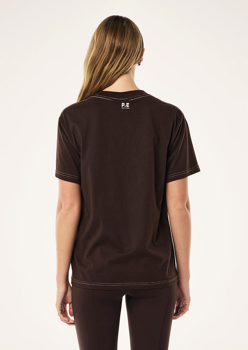 SHIFT TEE IN ESPRESSO BY P.E NATION, WOMENS ATHLEISURE GRAPHIC TEE BROWN